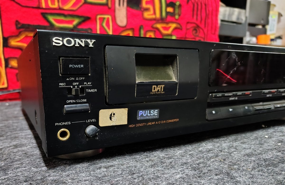 sony-dtc690